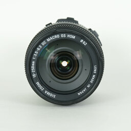 SIGMA 18-250mm F3.5-6.3 DC MACRO OS HSM (キヤノンEF用) SIGMA 18-250mm F3.5-6.3 DC MACRO OS HSM (キヤノンEF用)