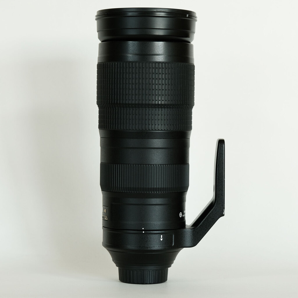 Nikon AF-S NIKKOR 200-500mm f/5.6E ED VR Nikon AF-S NIKKOR 200-500mm f/5.6E ED VR