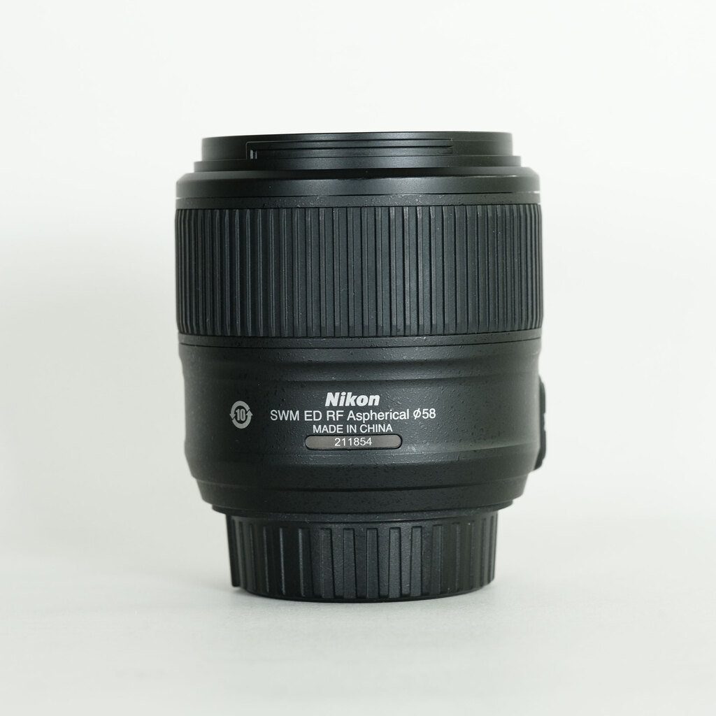 Nikon AF-S NIKKOR 35mm f/1.8G ED Nikon AF-S NIKKOR 35mm f/1.8G ED