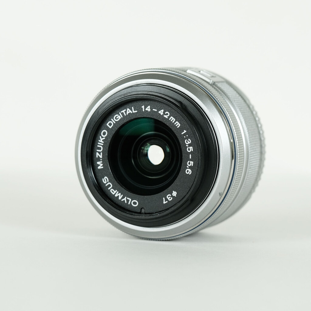 OLYMPUS M.ZUIKO DIGITAL 14-42mm F3.5-5.6IIR シルバーの出品