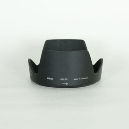 Nikon AF-S DX NIKKOR 18-200mm F3.5-5.6G ED VR II Nikon AF-S DX NIKKOR 18-200mm F3.5-5.6G ED VR II