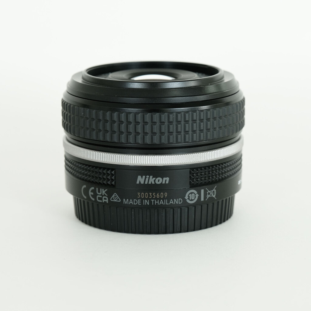 Nikon NIKKOR Z 40mm f/2 Nikon NIKKOR Z 40mm f/2