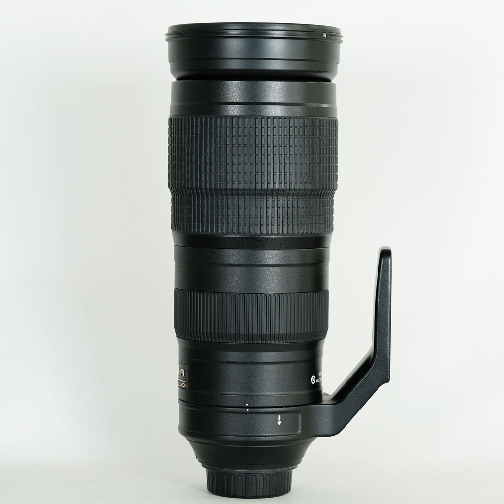 Nikon AF-S NIKKOR 200-500mm f/5.6E ED VR Nikon AF-S NIKKOR 200-500mm f/5.6E ED VR