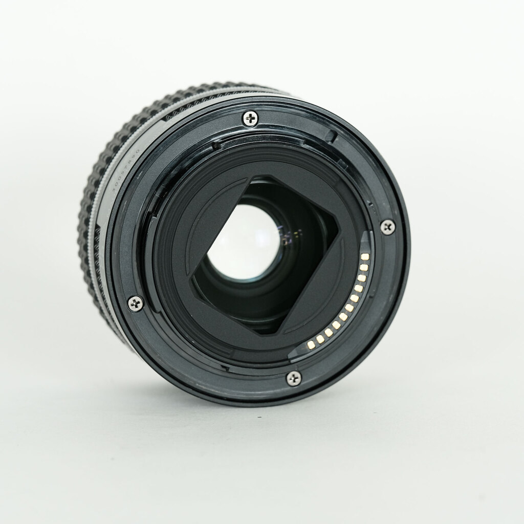 Nikon NIKKOR Z 40mm f/2 Nikon NIKKOR Z 40mm f/2