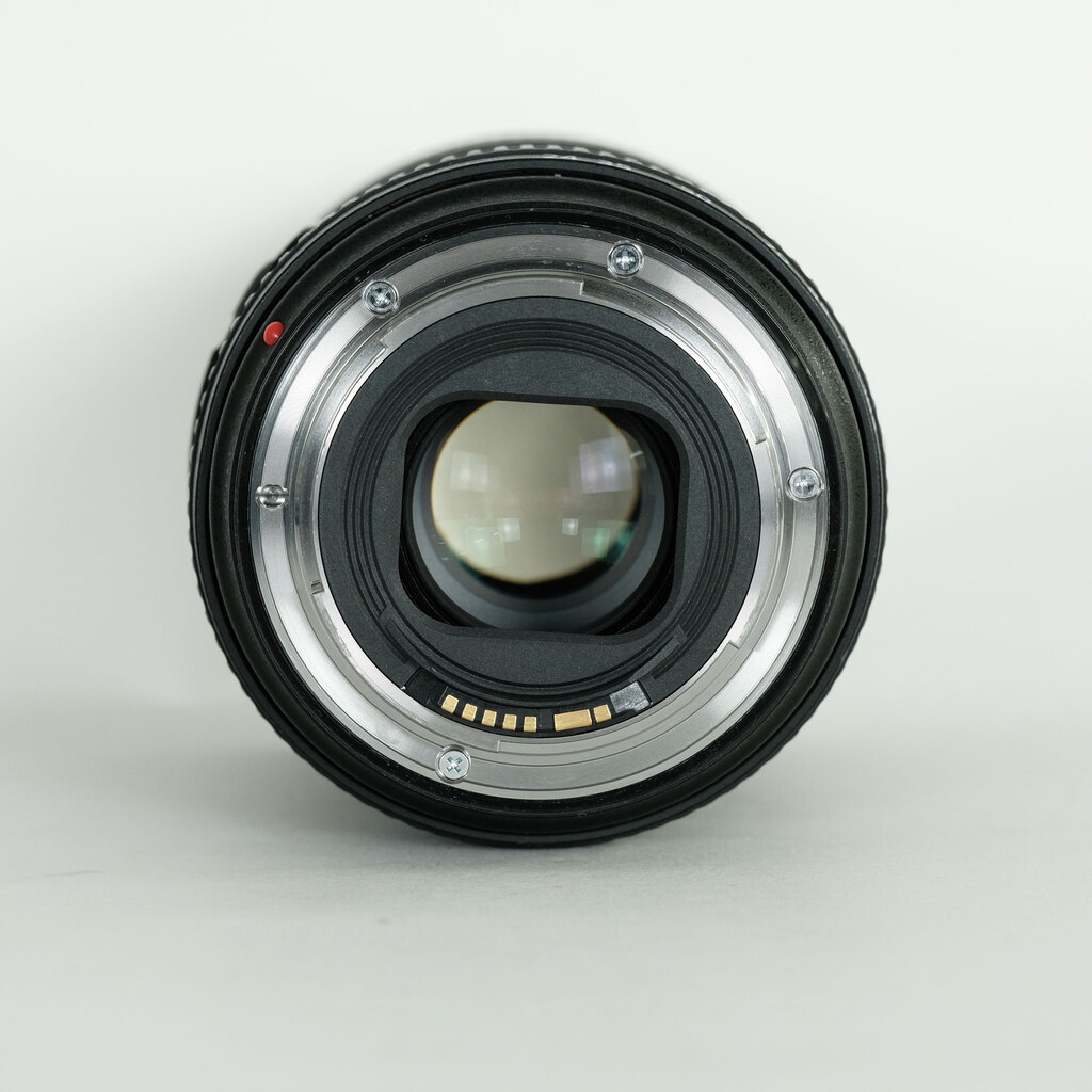 Canon EF24-105mm F4L IS II USM Canon EF24-105mm F4L IS II USM