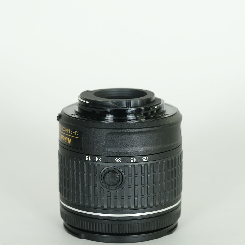 Nikon AF-S DX NIKKOR 18-55mm F3.5-5.6 G VR Nikon AF-S DX NIKKOR 18-55mm F3.5-5.6 G VR