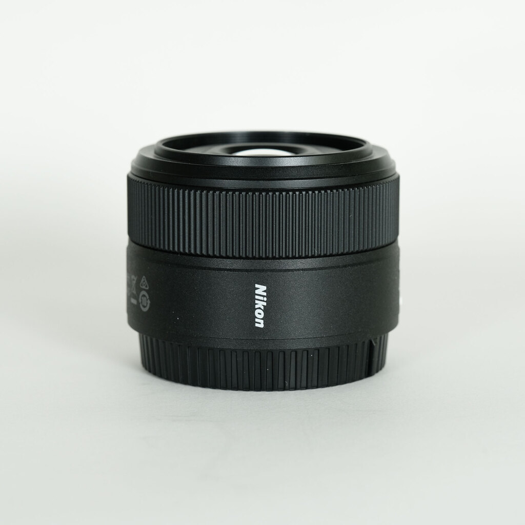 Nikon NIKKOR Z 40mm f/2 Nikon NIKKOR Z 40mm f/2