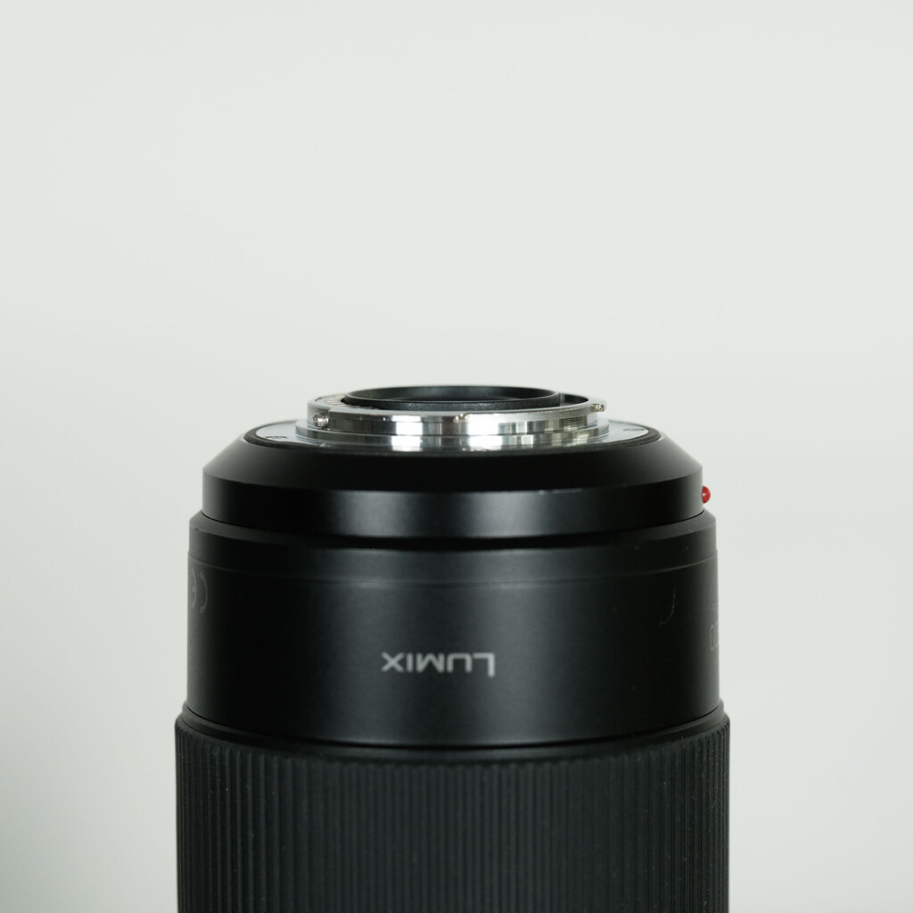 Panasonic LUMIX G VARIO 100-300mm / F4.0-5.6 II / POWER O.I.S. Panasonic LUMIX G VARIO 100-300mm / F4.0-5.6 II / POWER O.I.S.