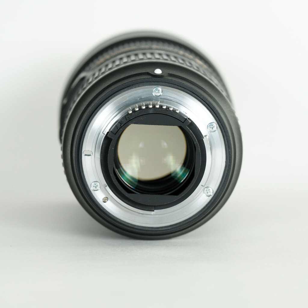 Nikon AF-S NIKKOR 24-70mm f/2.8E ED VR Nikon AF-S NIKKOR 24-70mm f/2.8E ED VR