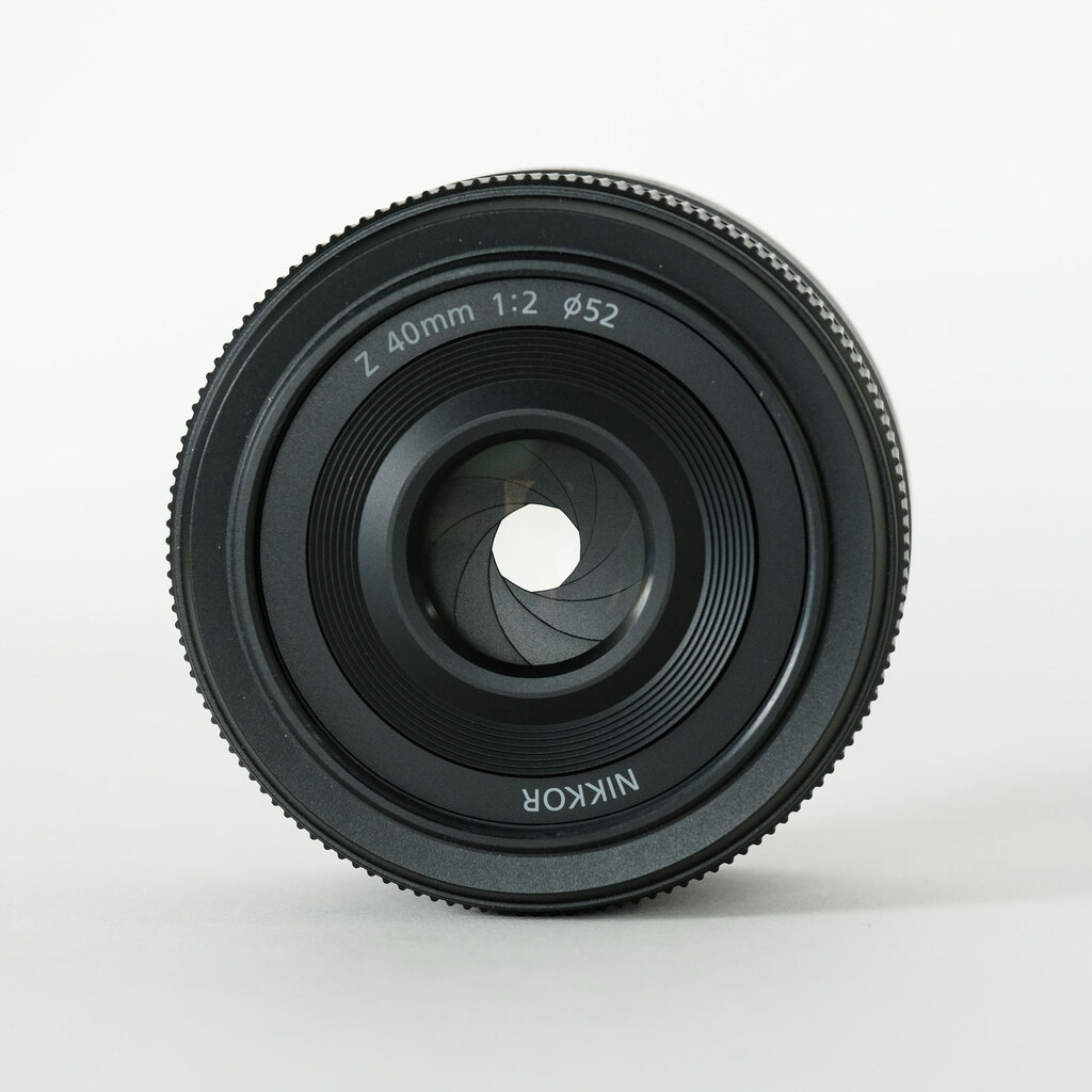 Nikon NIKKOR Z 40mm f/2 Nikon NIKKOR Z 40mm f/2