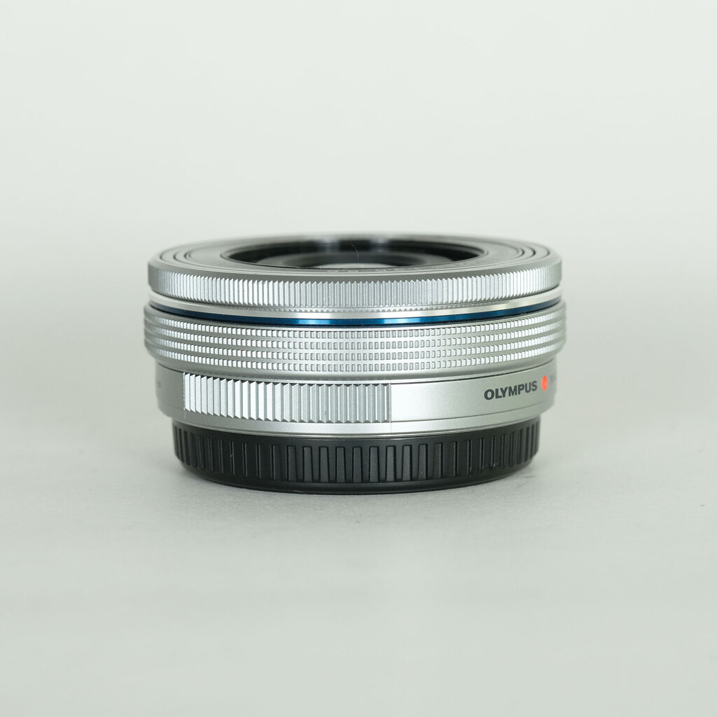 OLYMPUS M.ZUIKO DIGITAL ED 14-42mm F3.5-5.6 EZ シルバー OLYMPUS M.ZUIKO DIGITAL ED 14-42mm F3.5-5.6 EZ シルバー