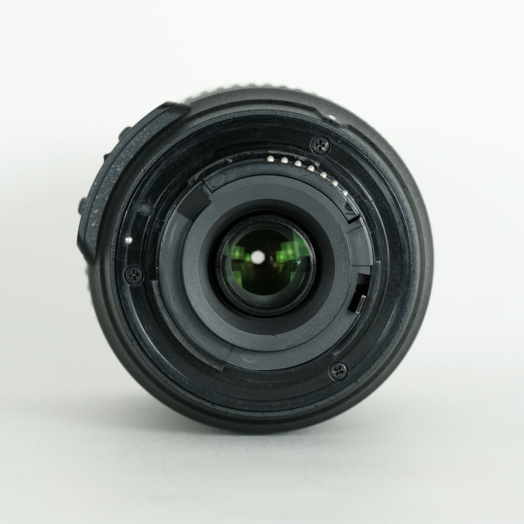 Nikon AF-S DX VR Zoom-Nikkor 55-200mm F4-5.6G IF-ED Nikon AF-S DX VR Zoom-Nikkor 55-200mm F4-5.6G IF-ED