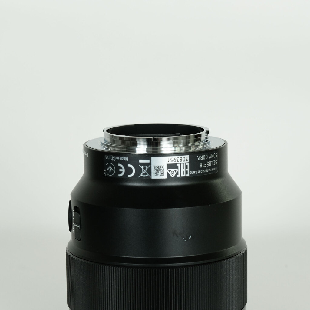 【美品】SONY FE85mm F1.8 SEL85F18 ※レンズフィルター付 新品)SONY (ソニー) FE 85mm F1.8 SEL85F18（商品ID