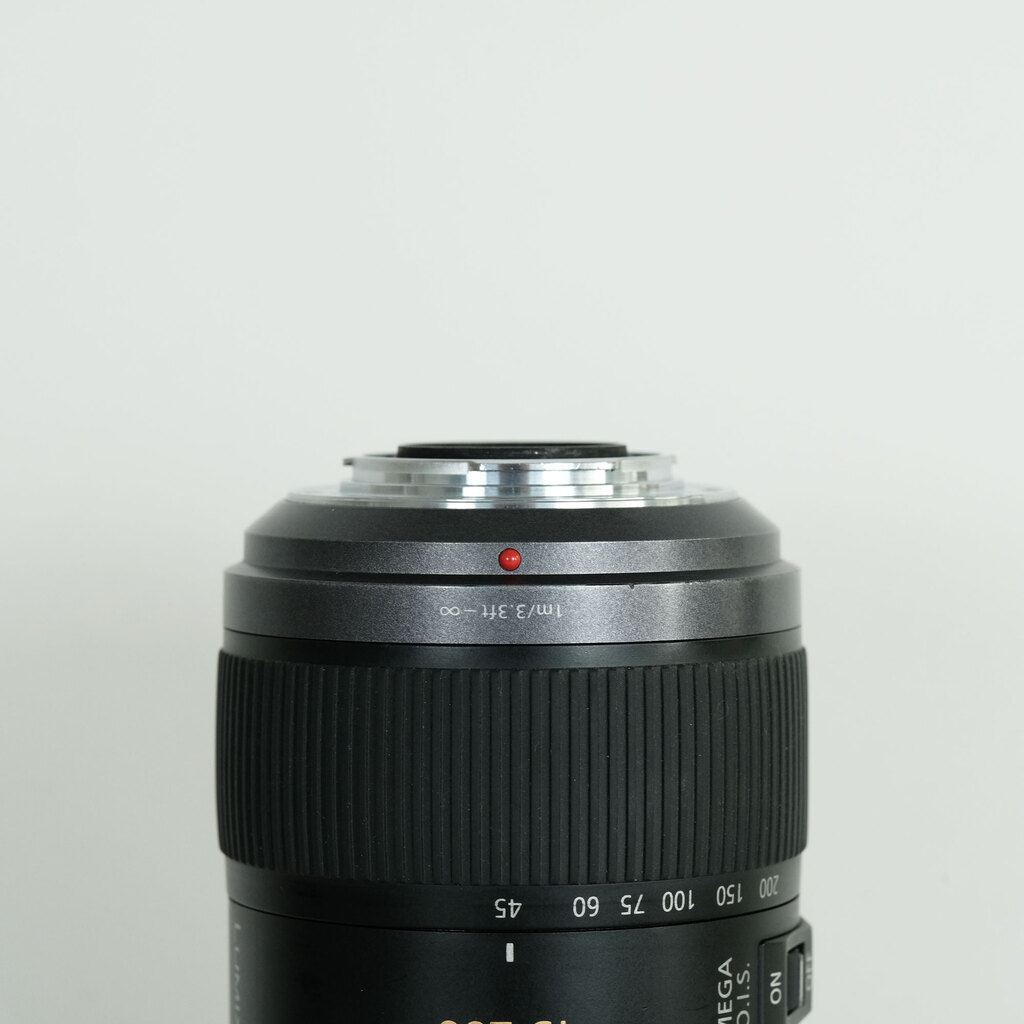 Panasonic LUMIX G VARIO 45-200mm F4.0-F5.6 MEGA O.I.S. H-FS045200 Panasonic LUMIX G VARIO 45-200mm F4.0-F5.6 MEGA O.I.S. H-FS045200