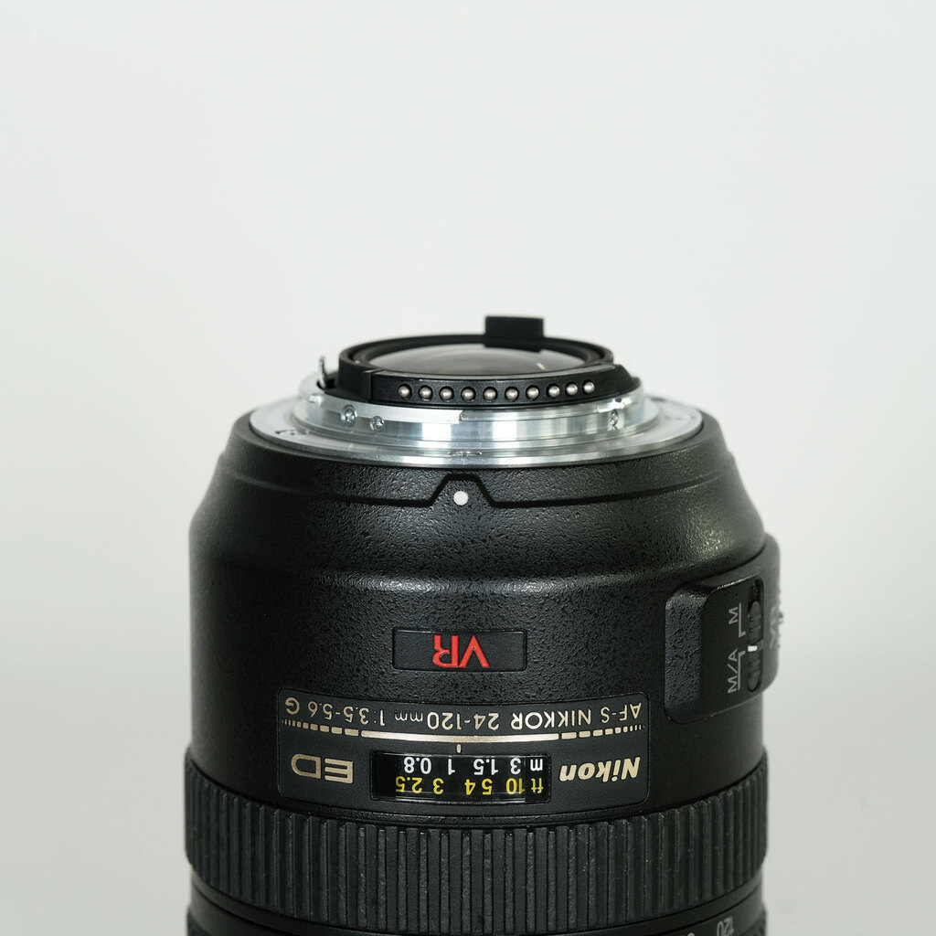 Nikon AF-S VR Zoom-Nikkor 24-120mm F3.5-5.6G IF-ED Nikon AF-S VR Zoom-Nikkor 24-120mm F3.5-5.6G IF-ED