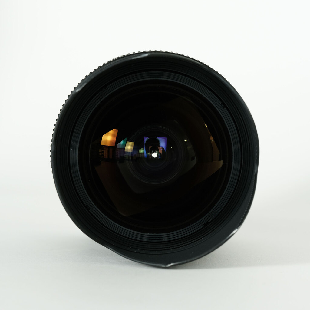 SIGMA 8-16mm F4.5-5.6DC HSM (キヤノンEF用) SIGMA 8-16mm F4.5-5.6DC HSM (キヤノンEF用)