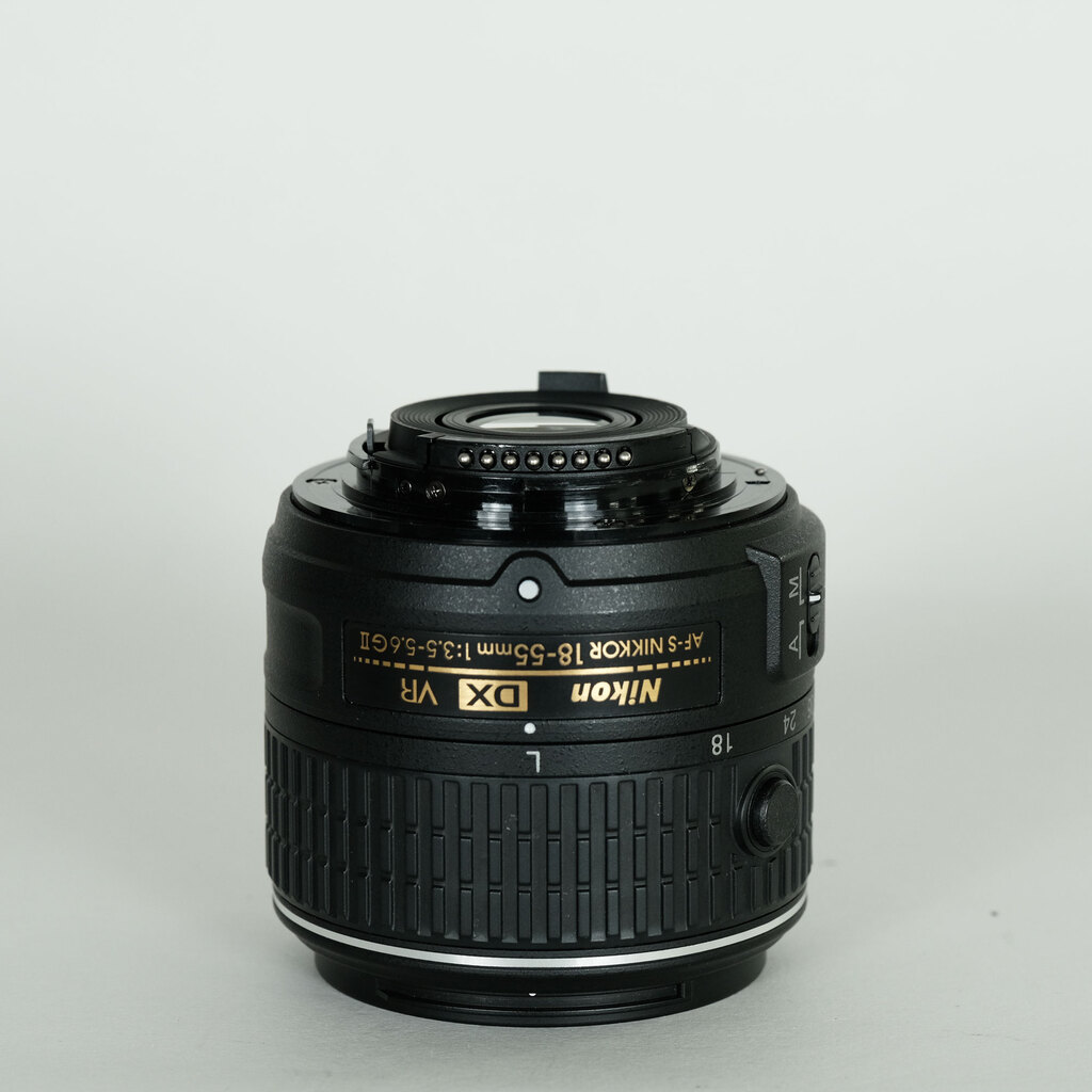 Nikon AF-S DX NIKKOR 18-55mm f3.5-5.6G VR II