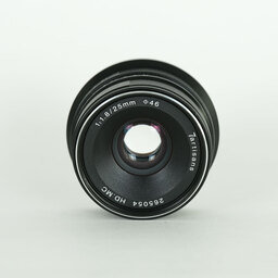 七工匠 7artisans 25mm F1.8 (フジフイルムX用) ブラック 七工匠 7artisans 25mm F1.8 (フジフイルムX用) ブラック