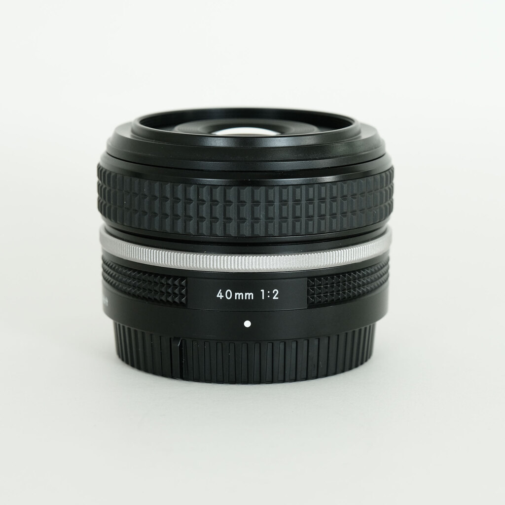 Nikon NIKKOR Z 40mm f/2 Nikon NIKKOR Z 40mm f/2