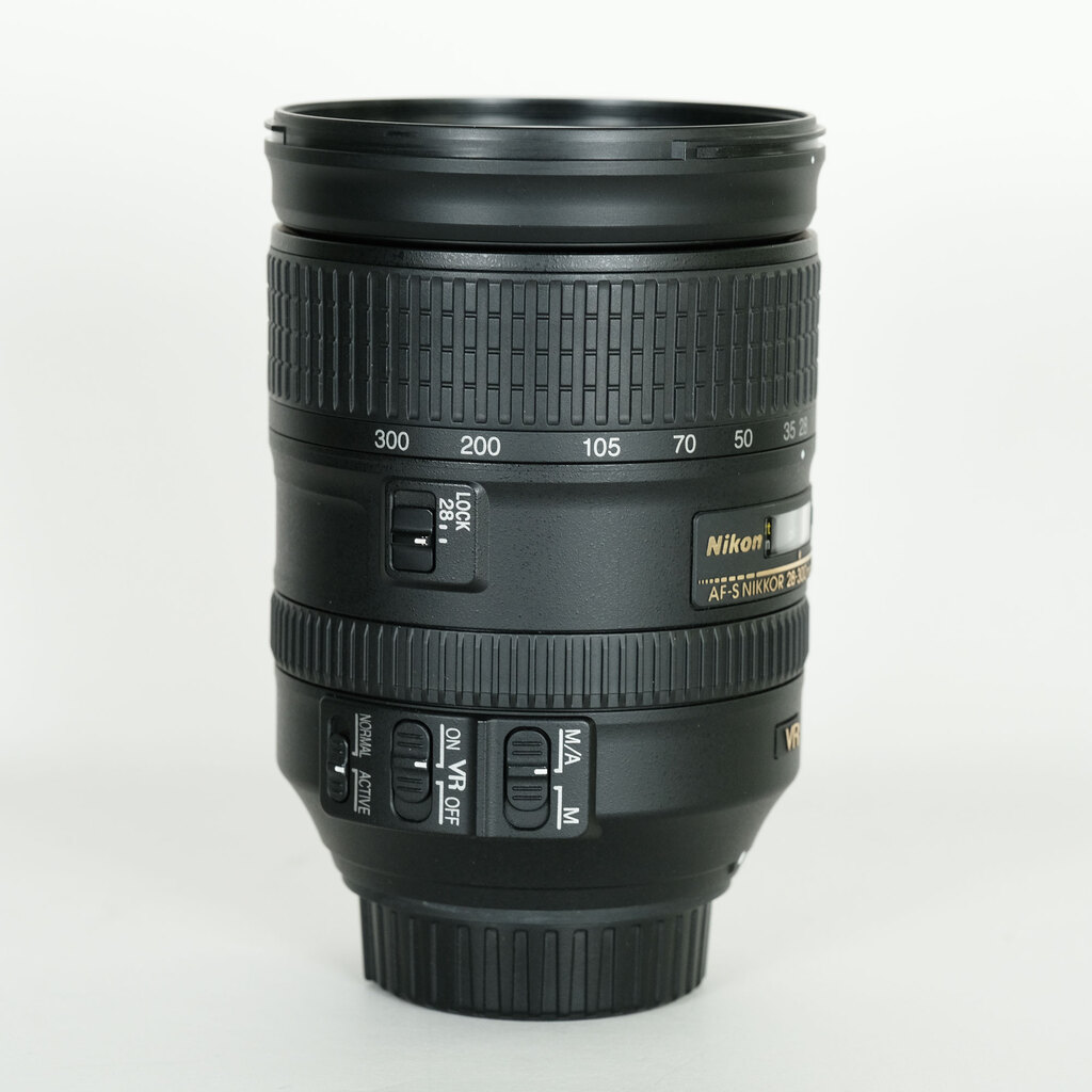 Nikon AF-S NIKKOR 28-300mm f/3.5-5.6G ED VR Nikon AF-S NIKKOR 28-300mm f/3.5-5.6G ED VR