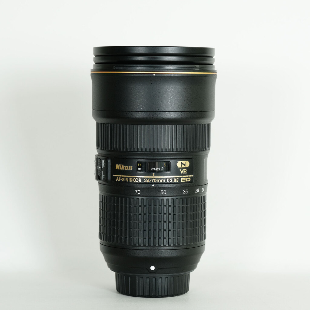 Nikon AF-S NIKKOR 24-70mm f/2.8E ED VR Nikon AF-S NIKKOR 24-70mm f/2.8E ED VR