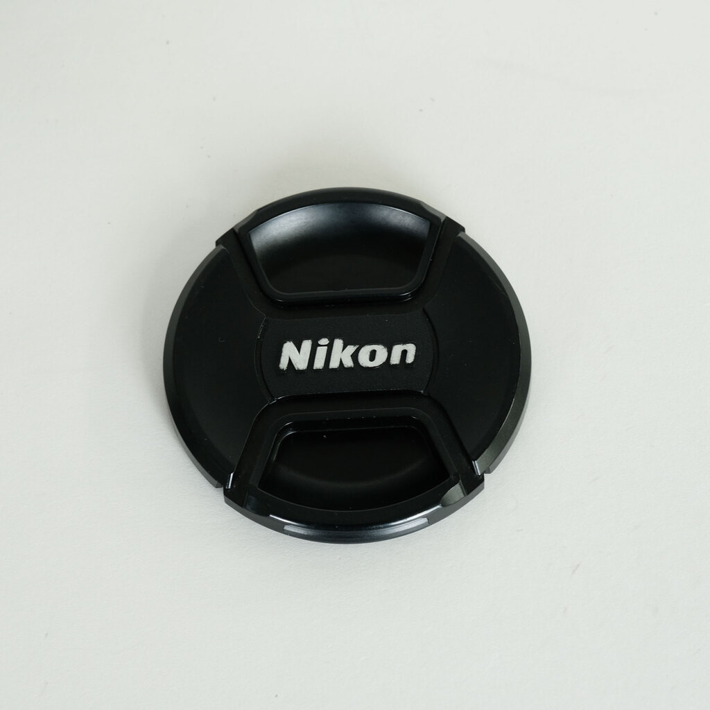 Nikon AF-S NIKKOR 28-300mm f/3.5-5.6G ED VR Nikon AF-S NIKKOR 28-300mm f/3.5-5.6G ED VR