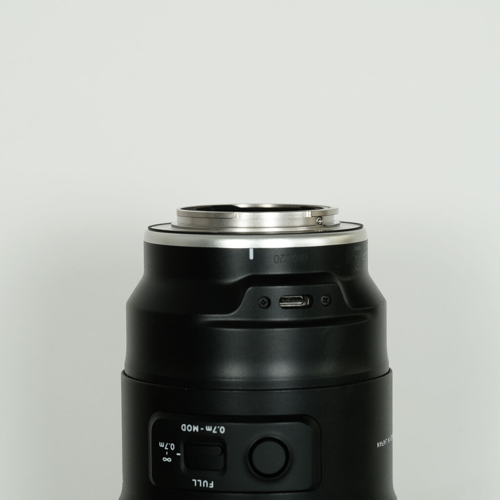 TAMRON 90mm F/2.8 Di III MACRO VXD [ソニーE用]