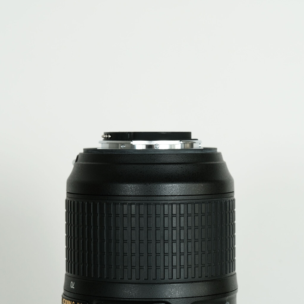 Nikon AF-S NIKKOR 24-70mm f/2.8E ED VR Nikon AF-S NIKKOR 24-70mm f/2.8E ED VR