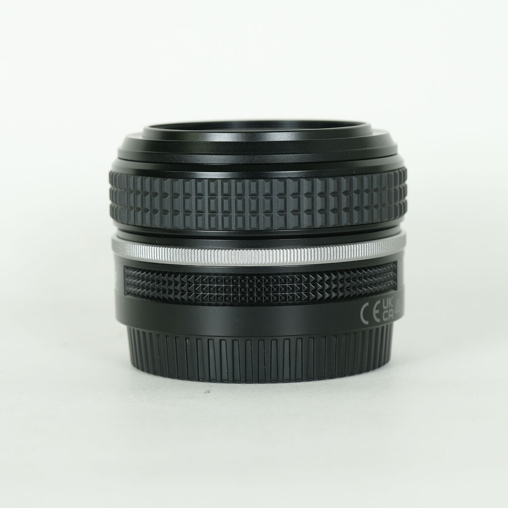 Nikon NIKKOR Z 40mm f/2 Nikon NIKKOR Z 40mm f/2