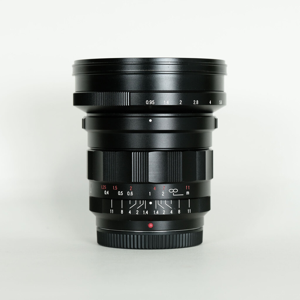 Voigtlander NOKTON 10.5mm F0.95(マイクロフォーサーズ用) Voigtlander NOKTON 10.5mm F0.95(マイクロフォーサーズ用)