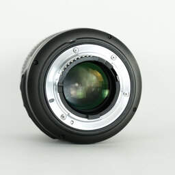 Nikon AF-S VR Micro-Nikkor 105mm f/2.8G IF-ED Nikon AF-S VR Micro-Nikkor 105mm f/2.8G IF-ED