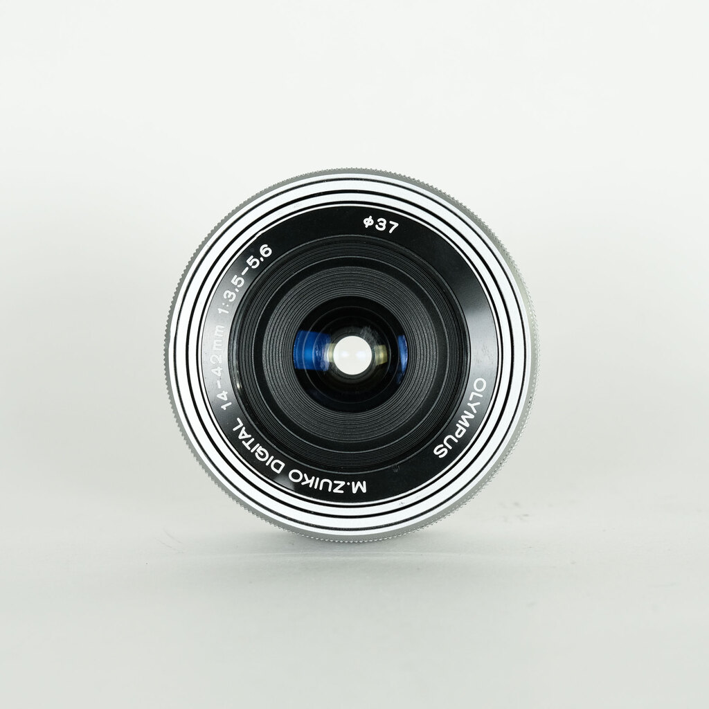 OLYMPUS M.ZUIKO DIGITAL ED 14-42mm F3.5-5.6 EZ シルバー OLYMPUS M.ZUIKO DIGITAL ED 14-42mm F3.5-5.6 EZ シルバー