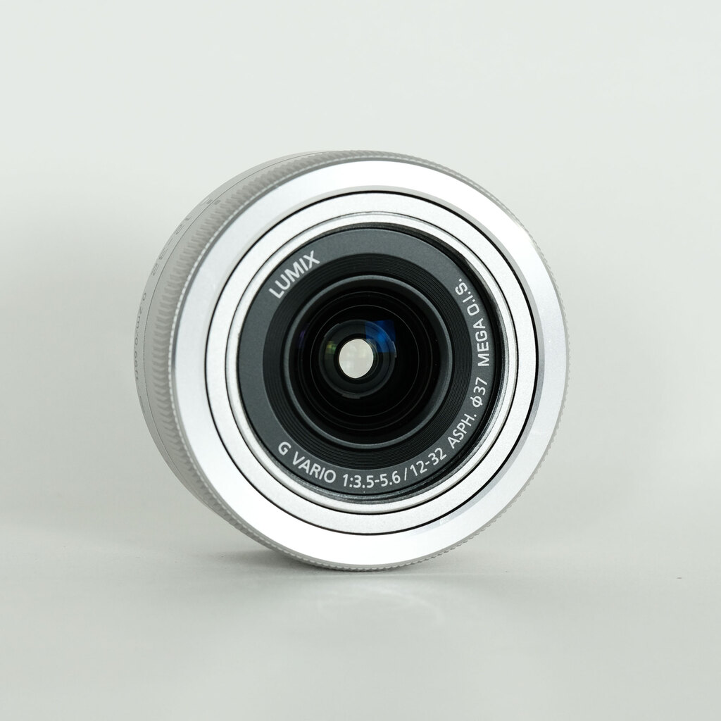 Panasonic LUMIX G VARIO 12-32mm / F3.5-5.6 ASPH. / MEGA O.I.S.の