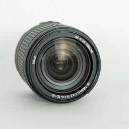 Nikon AF-S DX NIKKOR 18-140mm F3.5-5.6G ED VR Nikon AF-S DX NIKKOR 18-140mm F3.5-5.6G ED VR