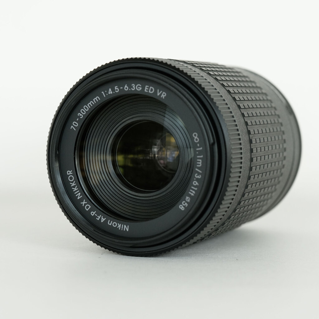 Nikon AF-P DX NIKKOR 70-300mm f/4.5-6.3G ED VR Nikon AF-P DX NIKKOR 70-300mm f/4.5-6.3G ED VR