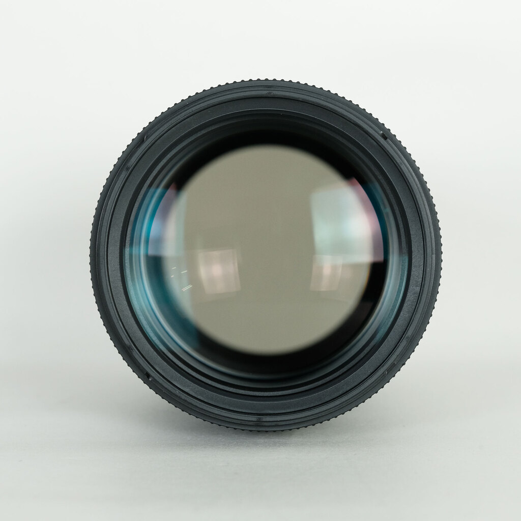 【SONY用】SIGMA 135mm F1.8 Art SIGMA Art 135mm F1.8 DG HSM (ソニーE用)の出品 | ONE SCENE（ワン