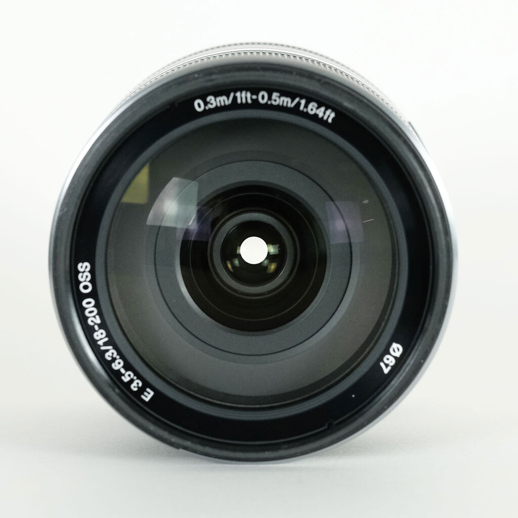 SONY E18-200mm F3.5-6.3 OSS SEL18200