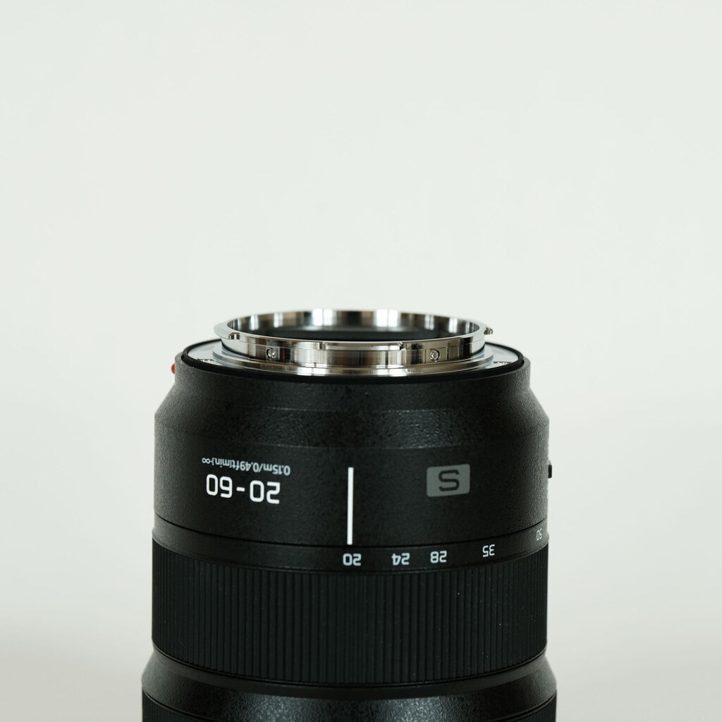 Panasonic LUMIX S 20-60mm F3.5-5.6 Panasonic LUMIX S 20-60mm F3.5-5.6