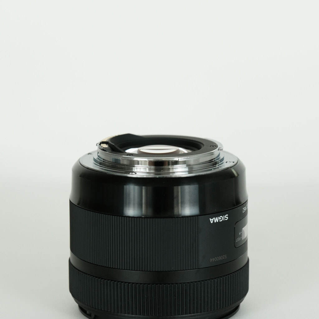 SIGMA 30mm F1.4 DC HSM | Art [キヤノン用]の出品 | ONE SCENE