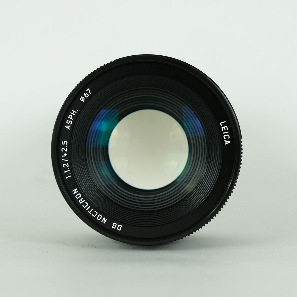 Panasonic LEICA DG NOCTICRON 42.5mm / F1.2 ASPH. / POWER O.I.S. Panasonic LEICA DG NOCTICRON 42.5mm / F1.2 ASPH. / POWER O.I.S.