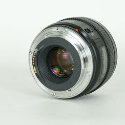 Canon EF28mm F1.8 USM Canon EF28mm F1.8 USM