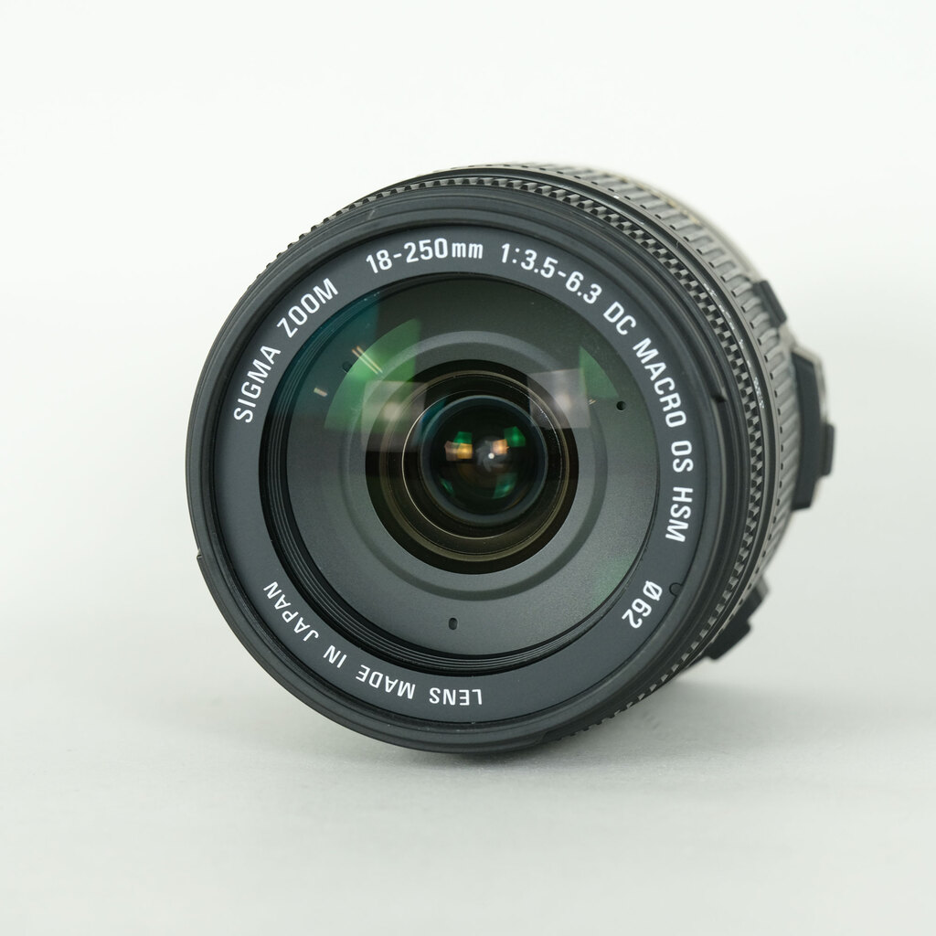 SIGMA 18-250mm F3.5-6.3 DC MACRO OS HSM (ニコンF用) SIGMA 18-250mm F3.5-6.3 DC MACRO OS HSM (ニコンF用)