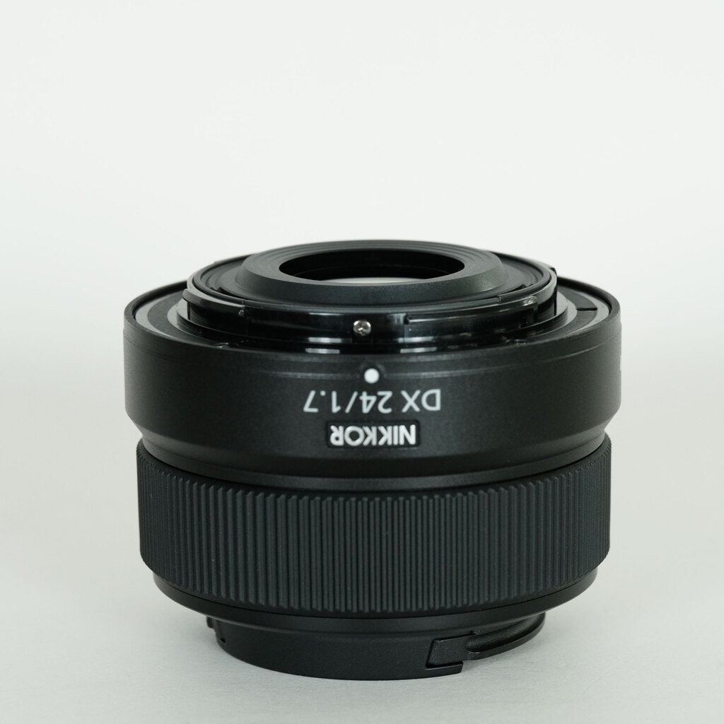 Nikon NIKKOR Z DX 24mm f/1.7 Nikon NIKKOR Z DX 24mm f/1.7
