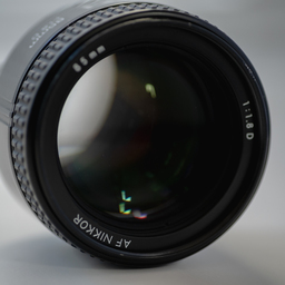 Nikon Ai AF Nikkor 85mm f/1.8D Nikon Ai AF Nikkor 85mm f/1.8D