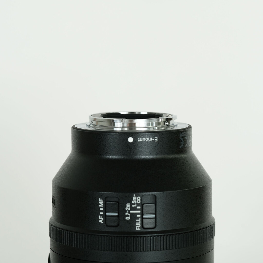 SONY FE 135mm F1.8 GM SEL135F18GMの出品 | ONE SCENE（ワンシーン）