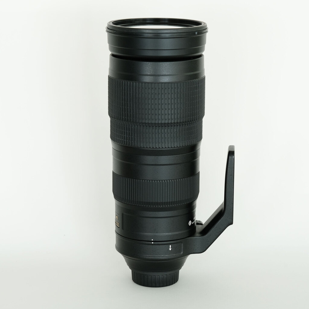 Nikon AF-S NIKKOR 200-500mm f/5.6E ED VR Nikon AF-S NIKKOR 200-500mm f/5.6E ED VR