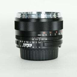 Carl Zeiss Planar T* 50mm F1.4 ZF [ニコンF用]