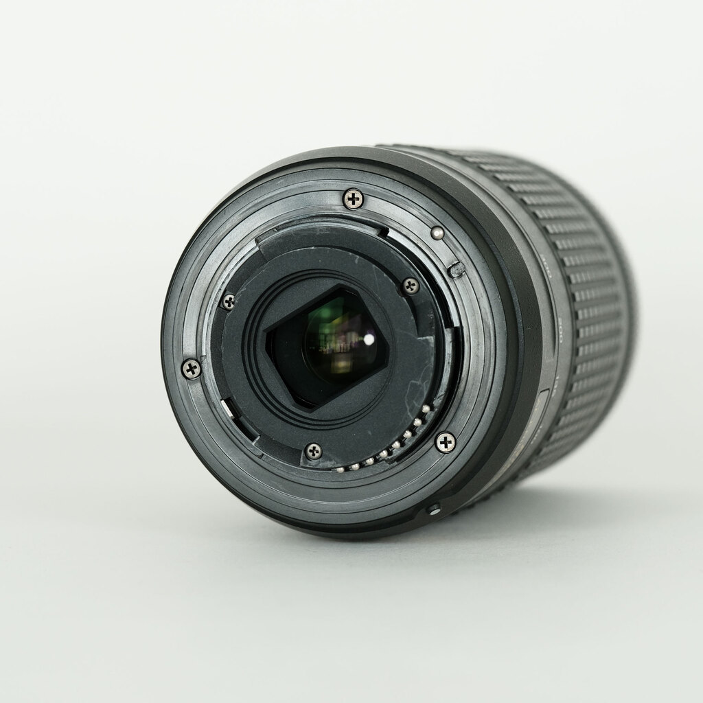 Nikon AF-P DX NIKKOR 70-300mm f/4.5-6.3G ED VR Nikon AF-P DX NIKKOR 70-300mm f/4.5-6.3G ED VR