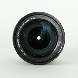 Panasonic LEICA DG VARIO-ELMARIT 12-60mm / F2.8-4.0 ASPH. / POWER O.I.S. Panasonic LEICA DG VARIO-ELMARIT 12-60mm / F2.8-4.0 ASPH. / POWER O.I.S.