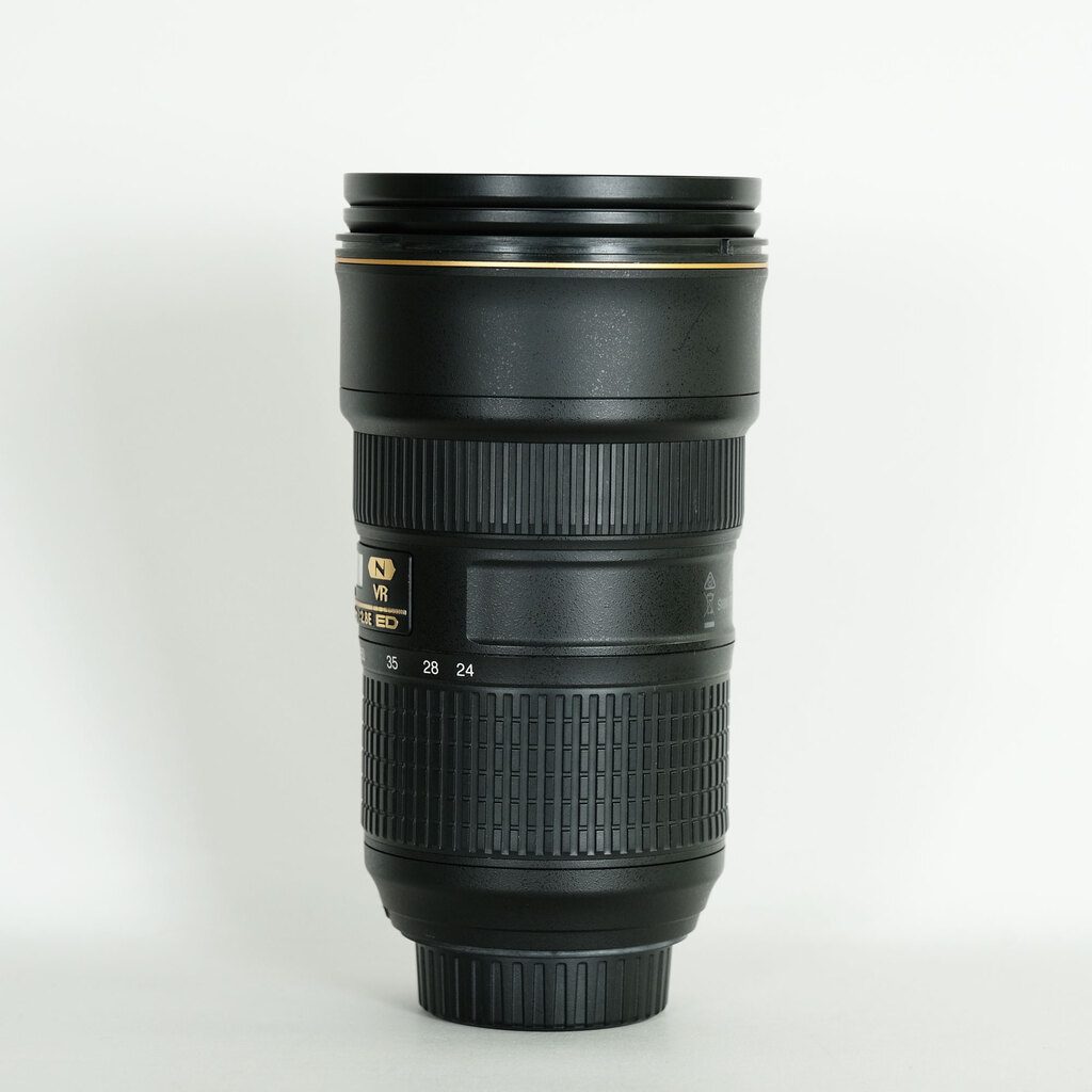 Nikon AF-S NIKKOR 24-70mm f/2.8E ED VR Nikon AF-S NIKKOR 24-70mm f/2.8E ED VR